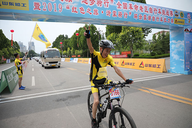 “完美电竞杯”“红色之旅 逐梦骑行”全国革命老区自行车挑战赛